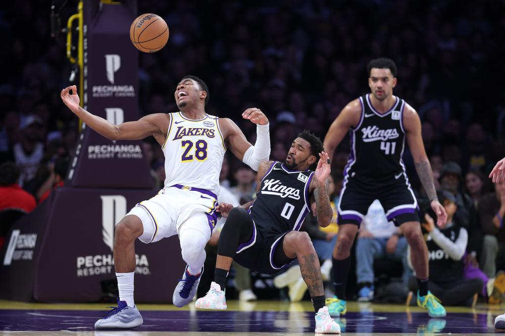 被主裁判直 被主裁判直