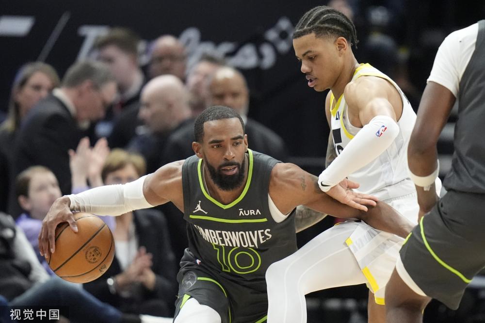 选手们通过 选手们通过