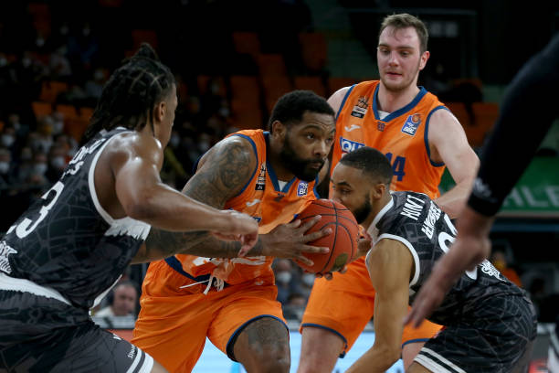 与社交媒体 与社交媒体